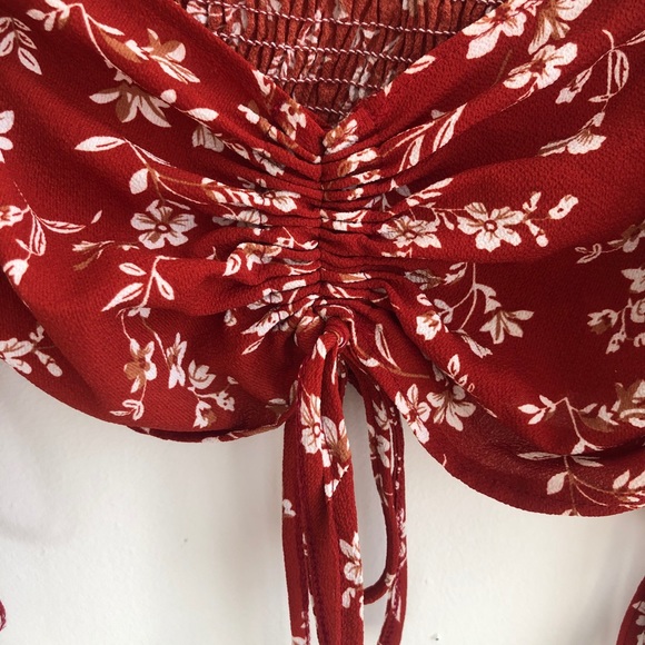 Shein 2 Piece Off the Shoulder Crop Top & Shorts - Picture 4 of 7
